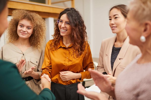 Quels sont les moyens efficaces pour promouvoir l'égalité des sexes dans les sports à l'école ?